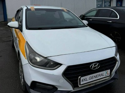 Установка лобового стекла Hyundai Solaris 2017-