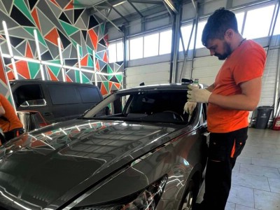 Установка лобового стекла Hyundai Sonata -