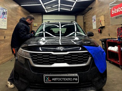 Установка лобового стекла Kia Seltos 2019-