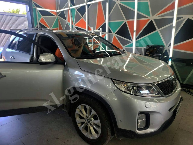 Установка лобового стекла Kia Sorento XM -