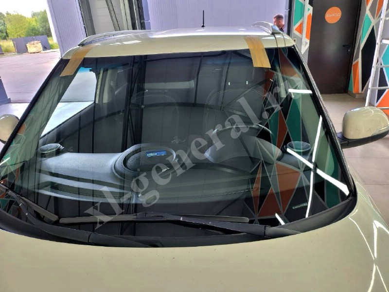 Установка лобового стекла Kia Soul 2014-