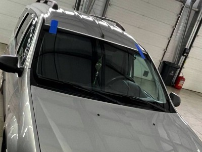 Установка автостекла Lada Largus