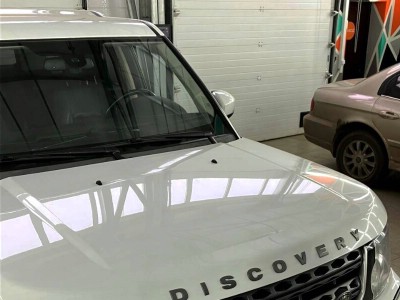 Установка лобового стекла Land Rover Discovery IV -