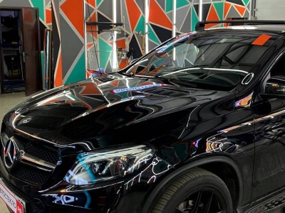 Установка лобового стекла Mercedes Benz GLE -