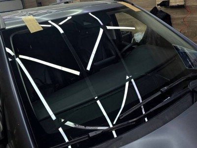 Установка лобового стекла Mercedes W447 -