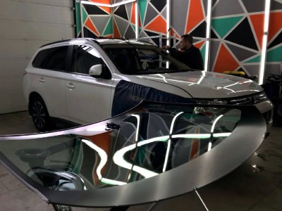 Установка лобового стекла Mitsubishi Outlander 2020-