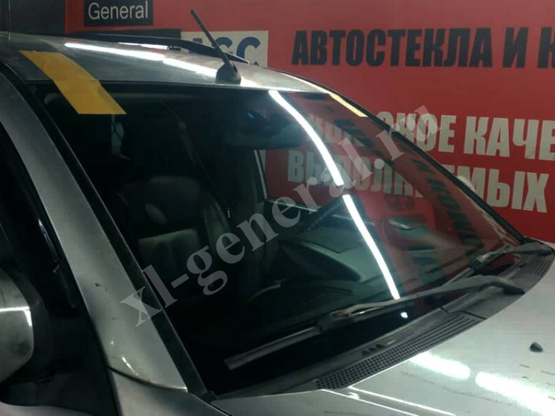 Установка лобового стекла Mitsubishi Pajero Sport 2008-2017