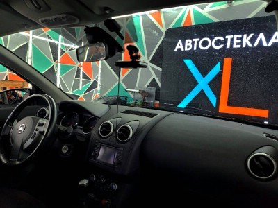 Установка лобового стекла Nissan Qashqai -