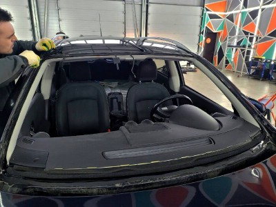 Установка лобового стекла Nissan Qashqai -