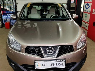 Установка лобового стекла Nissan Qashqai I 2006-2013