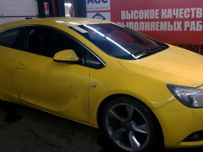 Установка лобового стекла Opel Astra J GTC 3D 2011-2015