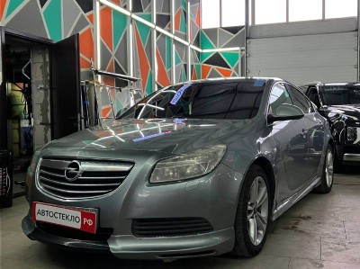 Установка лобового стекла Opel Insignia -