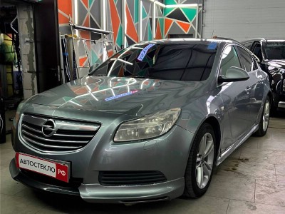 Установка лобового стекла Opel Insignia -