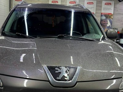 Установка лобового стекла Peugeot 4007 2007-2014
