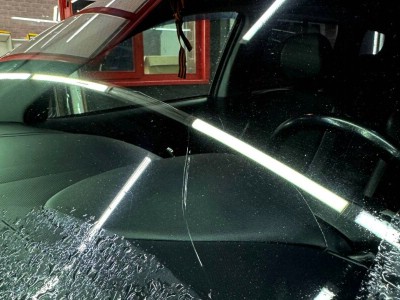 Установка лобового стекла Peugeot 4007 2007-2014