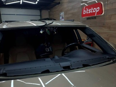 Установка лобового стекла Porsche Cayenne 2017-