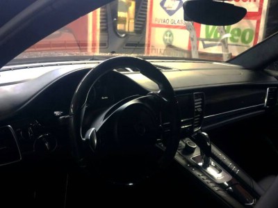 Установка лобового стекла Porsche Panamera 2009-2016