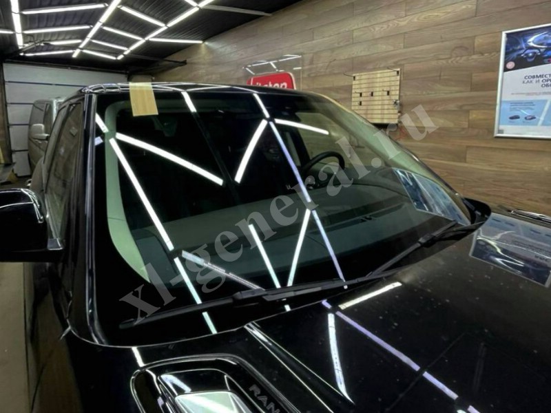 Установка австостекла Range Rover Sport 2017-