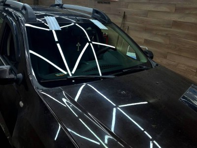 Установка автостекла на Renault Duster -