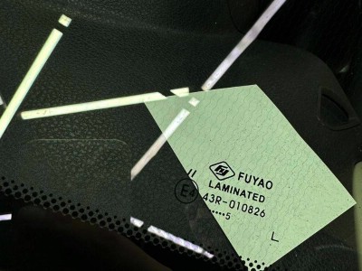 Установка лобового стекла Renault Duster 2010-2015