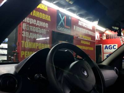 Установка лобового стекла Renault Duster -