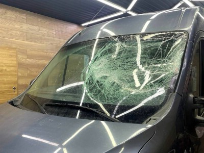 Установка лобового стекла Renault Master 2010-
