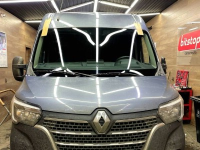 Установка автостекла на Renault Master 2010-