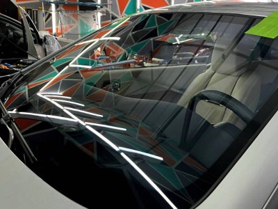 Установка лобового стекла Rolls-Royce Wraith -