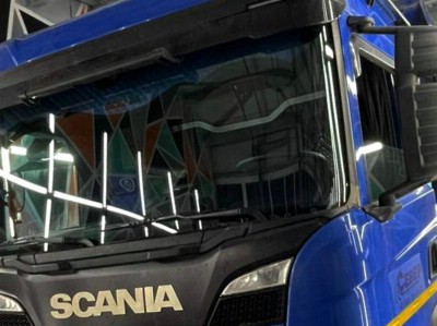 Установка лобового стекла Scania 6 -