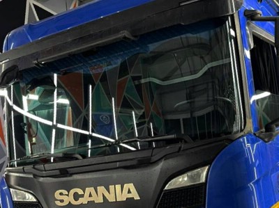 Установка лобового стекла Scania 6 -