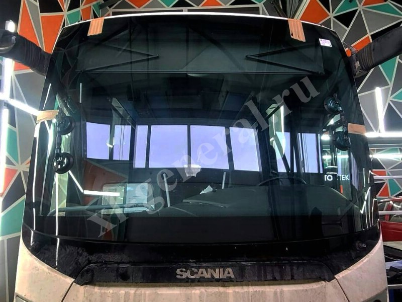 Установка австостекла Scania Omniexpress -