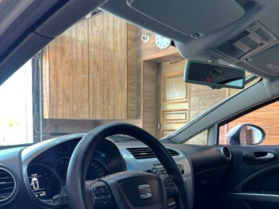 Установка лобового стекла Seat Leon 2008-2013