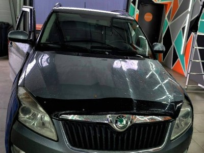 Установка лобового стекла Skoda Fabia 2007-