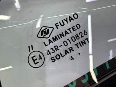 Установка лобового стекла Skoda Octavia A5 -