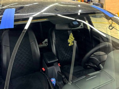 Установка лобового стекла Skoda Octavia A5 -