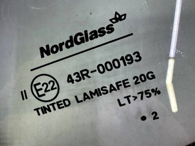 Установка лобового стекла Skoda Octavia A5 -