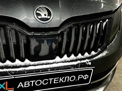 Установка лобового стекла Skoda Octavia A7 -