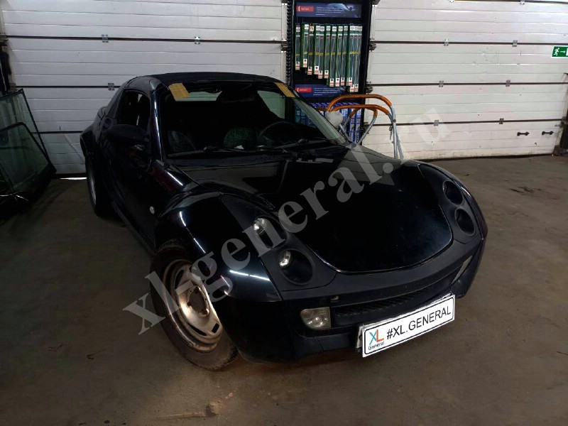 Установка автостекла Smart Roadster -