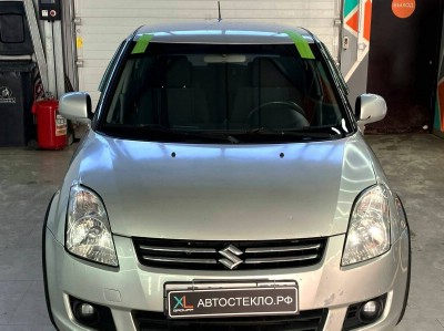 Установка лобового стекла Suzuki Swift -