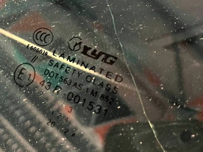 Установка лобового стекла Suzuki Swift -