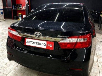 Установка лобового стекла Toyota Camry V50 -
