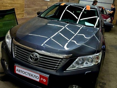 Установка автостекла Toyota Camry XV50 AGC -