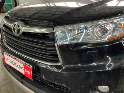 Установка лобового стекла Toyota Highlander -