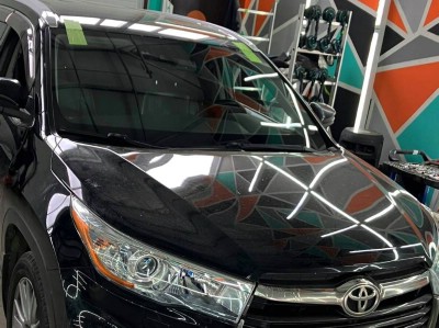 Установка лобового стекла Toyota Highlander -