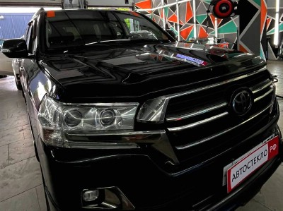 Установка автостекла Toyota Landcruiser 200 -