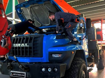 Установка лобового стекла Урал NEXT -