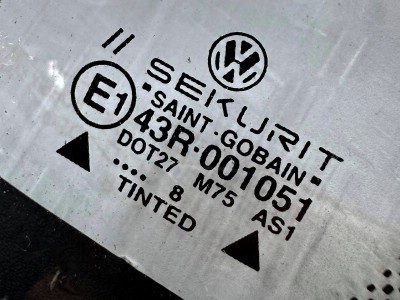 Установка лобового стекла Volkswagen Passat -