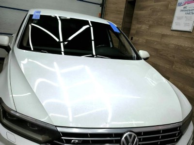 Установка лобового стекла Volkswagen Passat 2014-2020