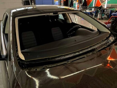 Установка лобового стекла Volkswagen Passat CC -