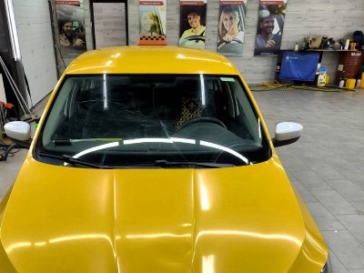 Установка лобового стекла Volkswagen Polo -